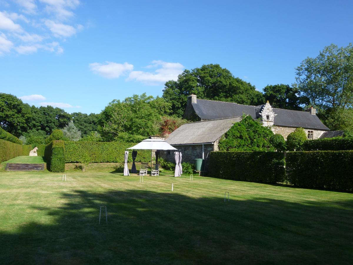 Manoir De Kerledan Hotel Carhaix-Plouguer Exterior photo